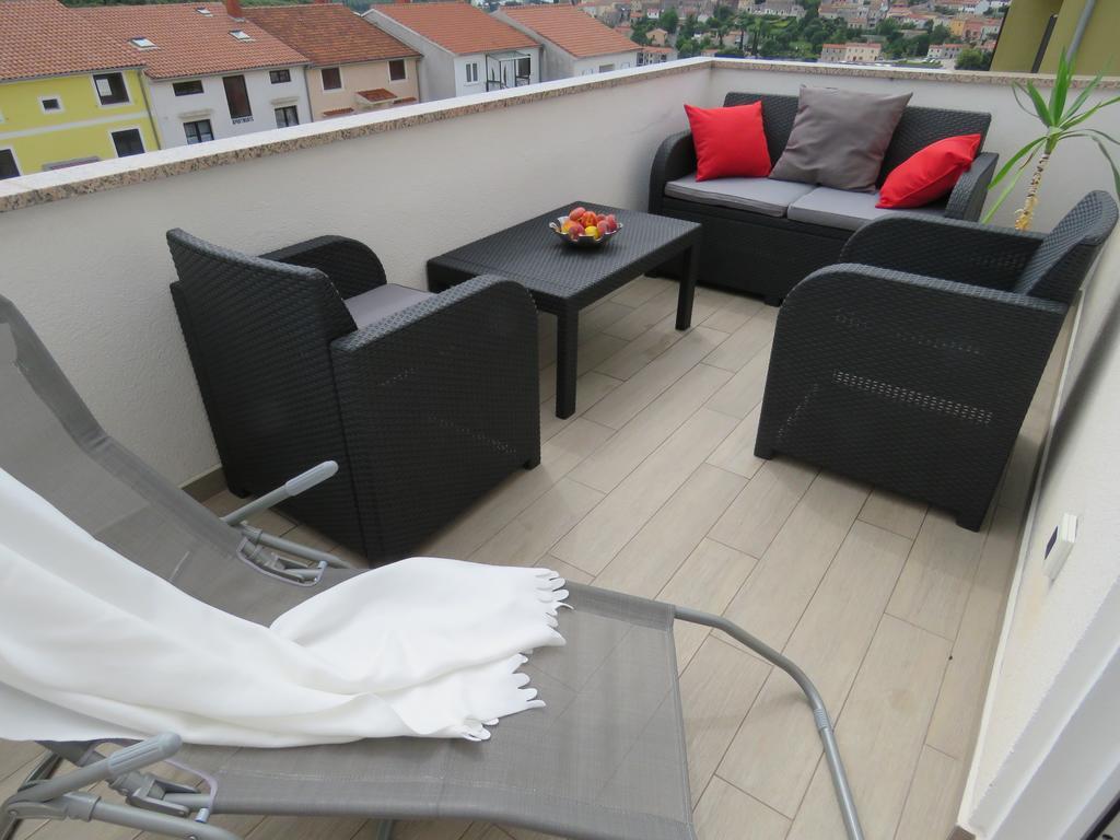 Apartments Villa Urbajs Vrsar Exterior photo